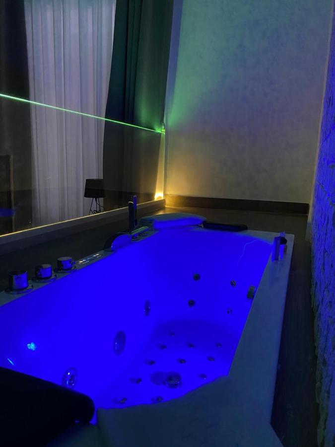 Bed and Breakfast Salotto Toledo Napoli Esterno foto