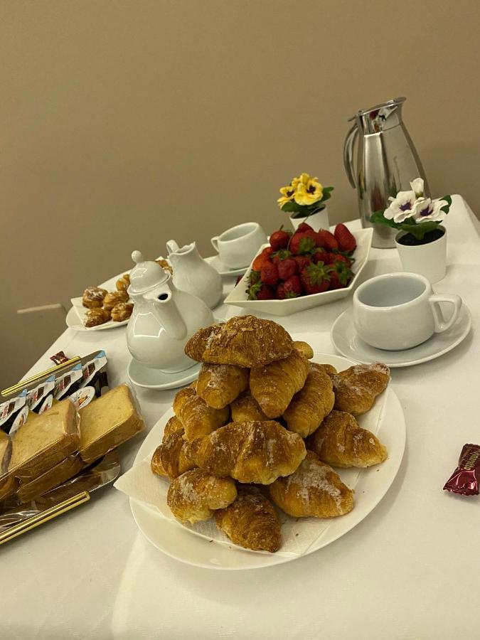 Bed and Breakfast Salotto Toledo Napoli Esterno foto